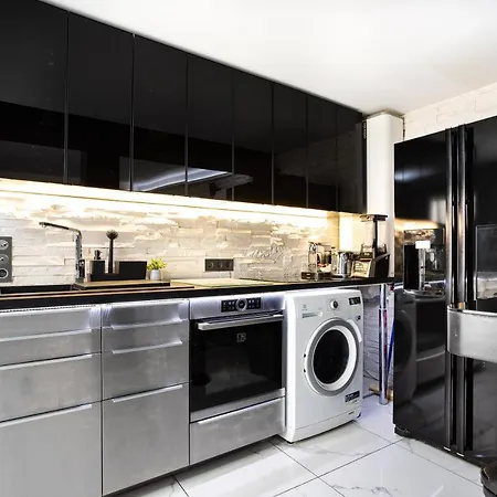Luxury Loft In Center Next To Metro Apartment